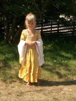 Karneval Mädchen Kostüm Mittelalter Hofdame gold